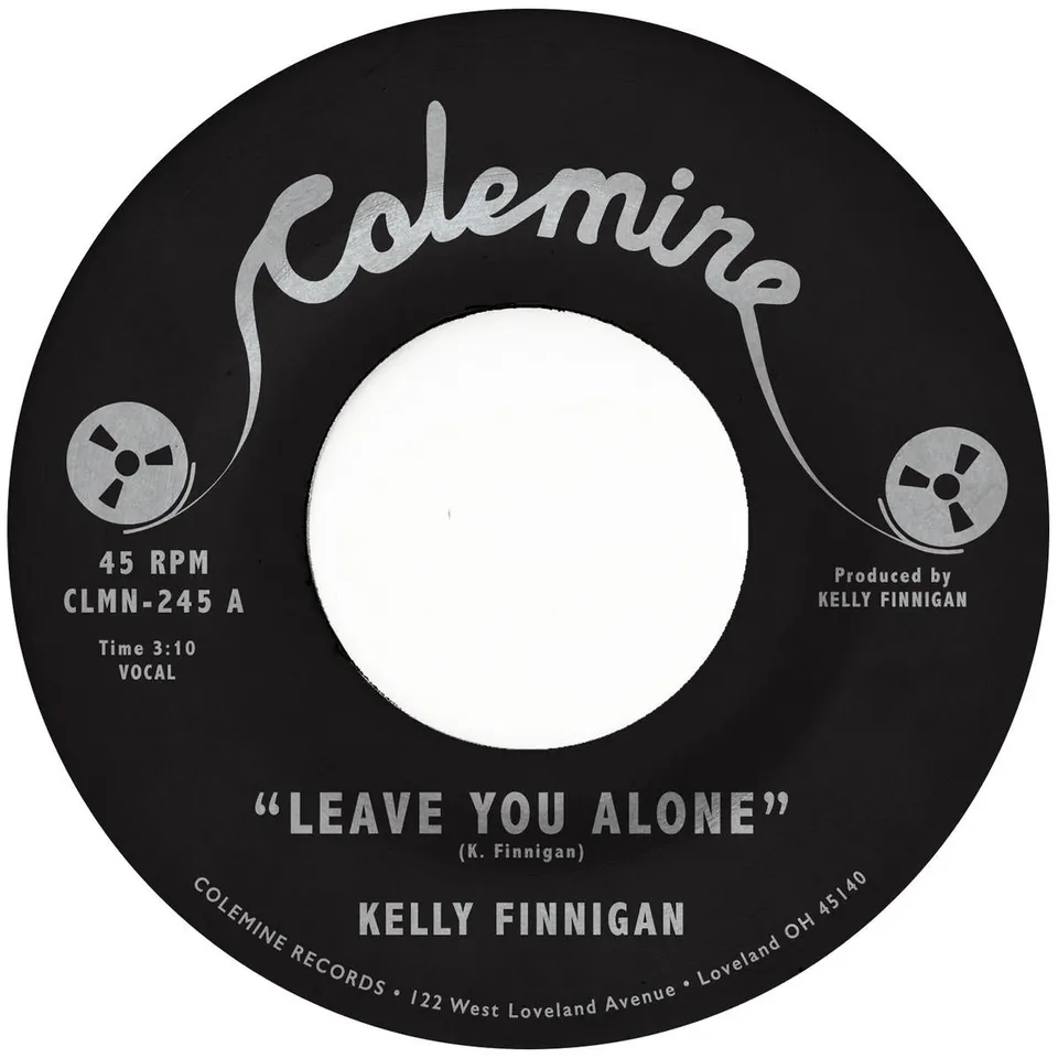 Kelly Finnigan Leave You Alone vinyle 45T fuchsia soul