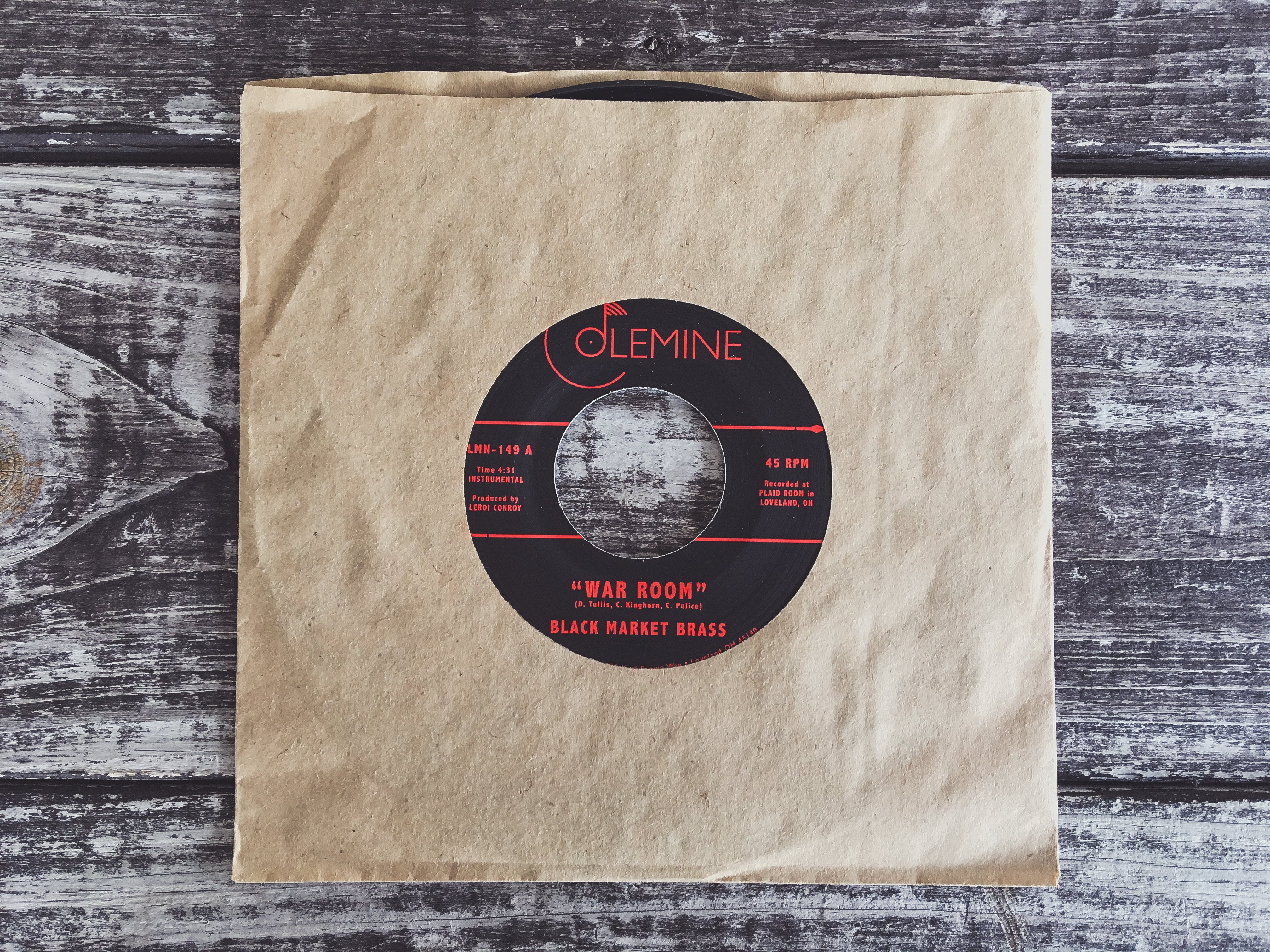 Black Market Brass War Room 45 tours vinyle noir afrobeat
