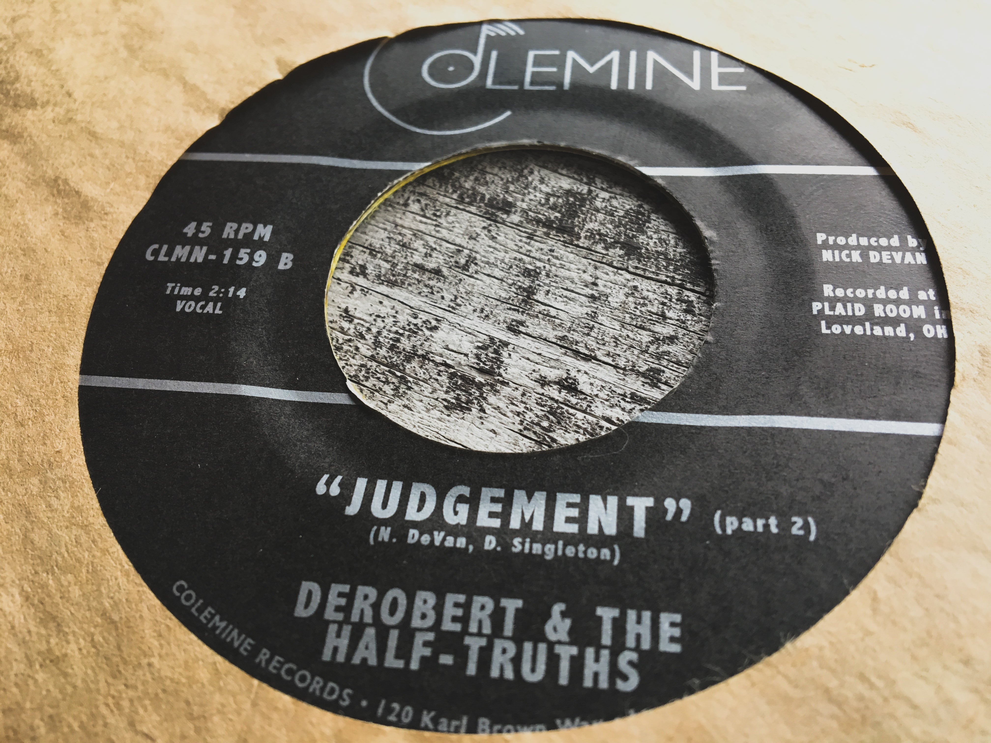DeRobert & The Half-Truths Judgement 45 tours jaune swirl