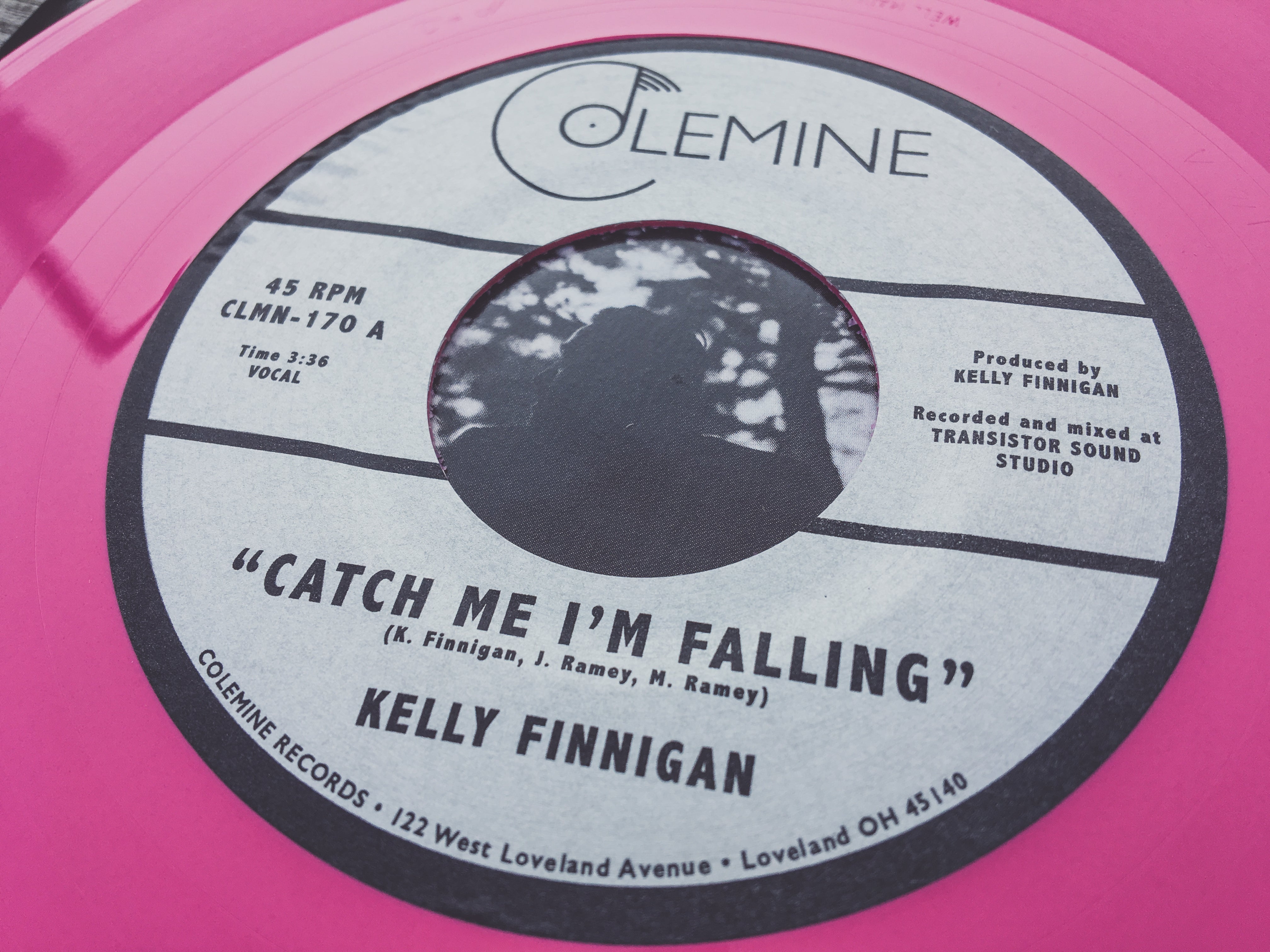 Colemine Kelly Finnigan Catch Me I'm Falling 45 tours rose