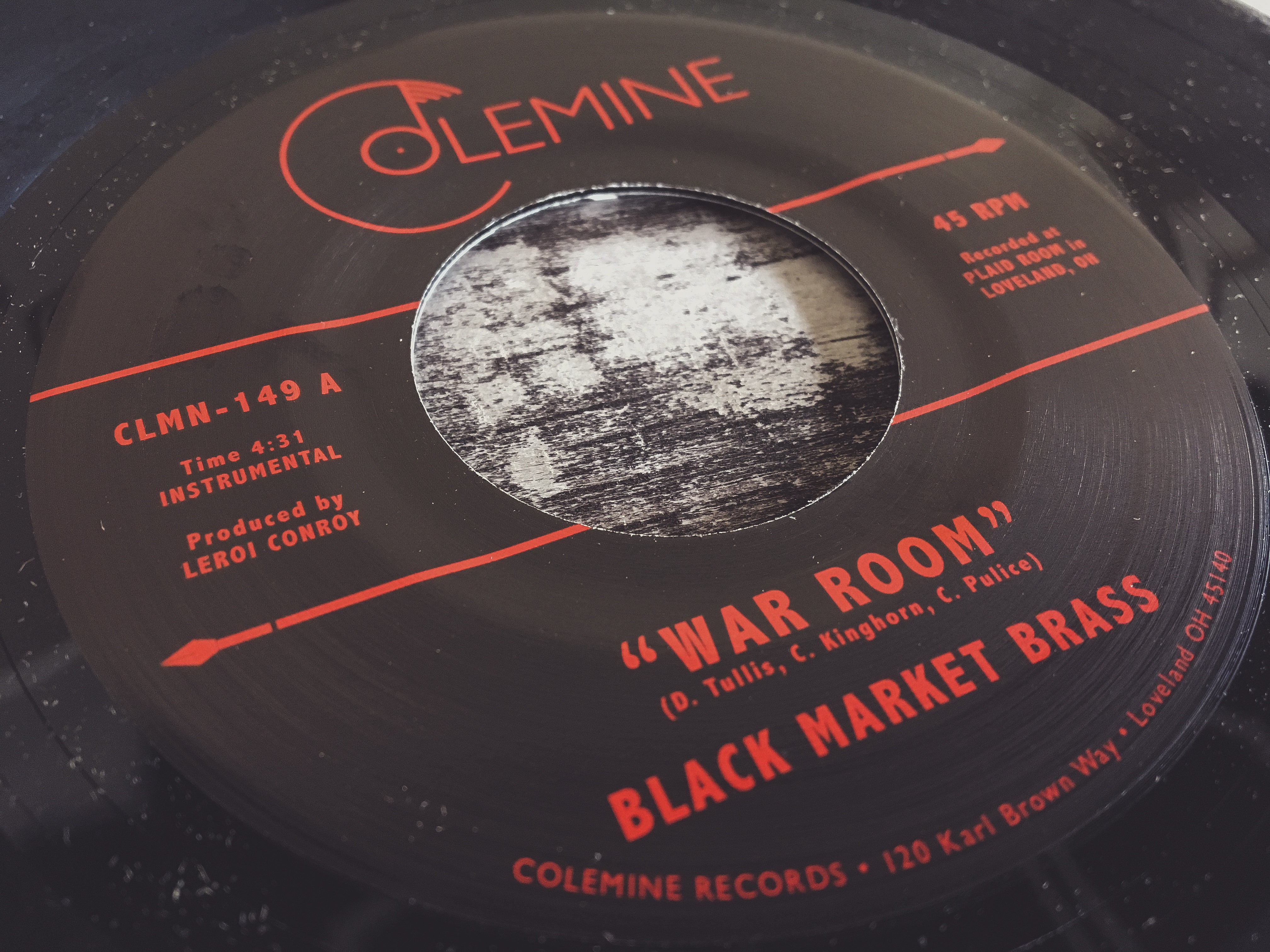 Black Market Brass War Room 45 tours vinyle noir afrobeat