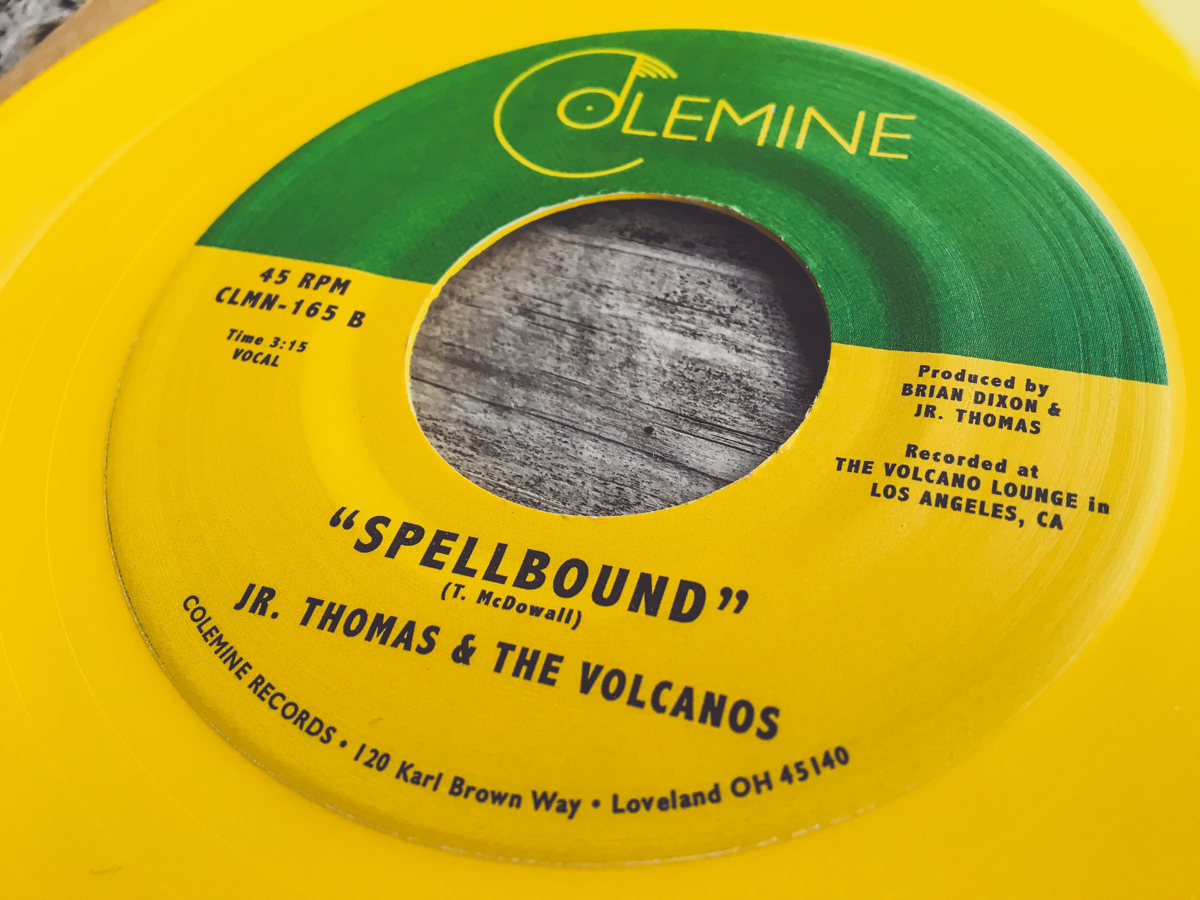Jr. Thomas & The Volcanos Chin Up vinyle 7" jaune reggae