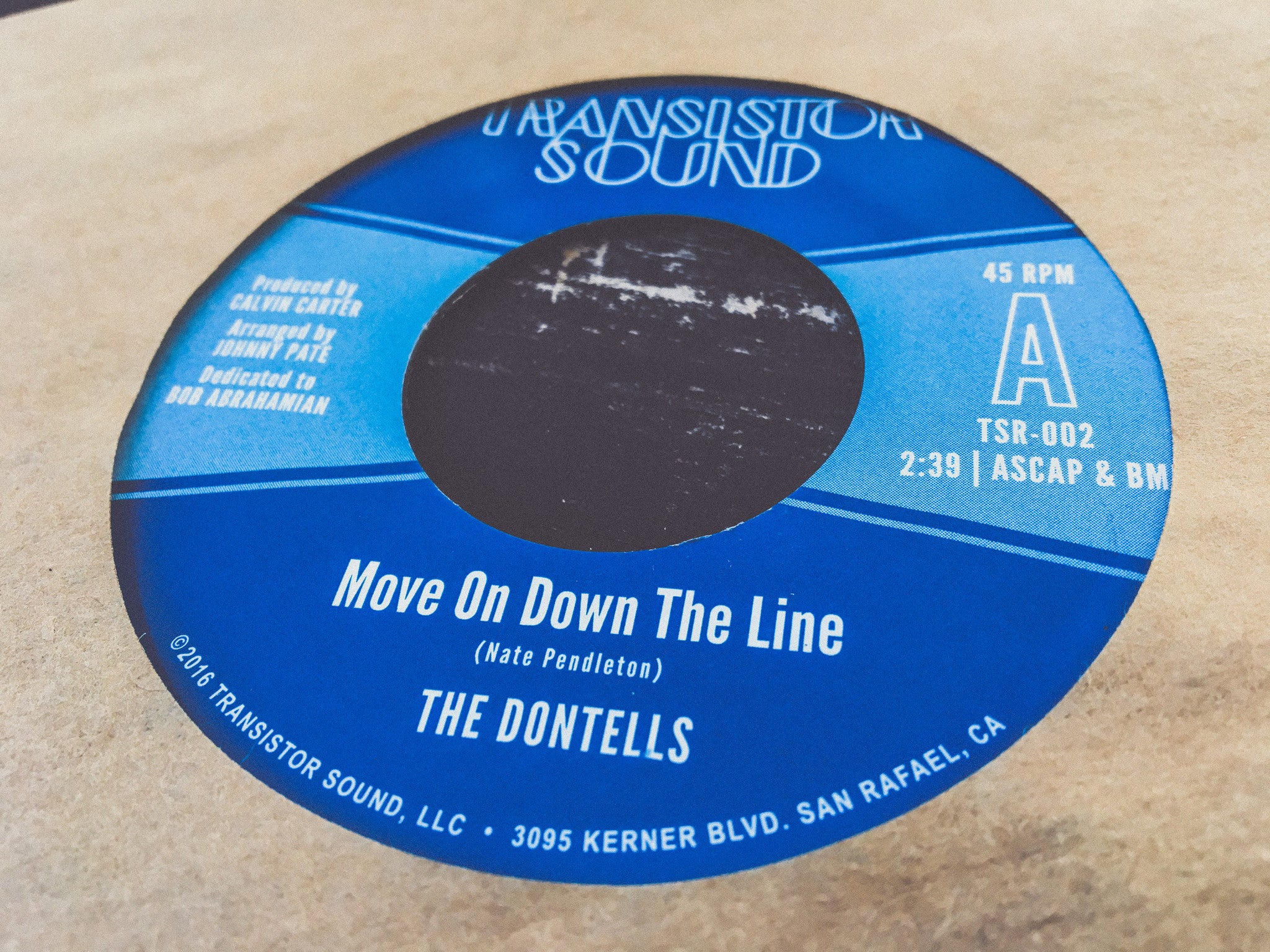 The Dontells Move On Down The Line vinyle 45T
