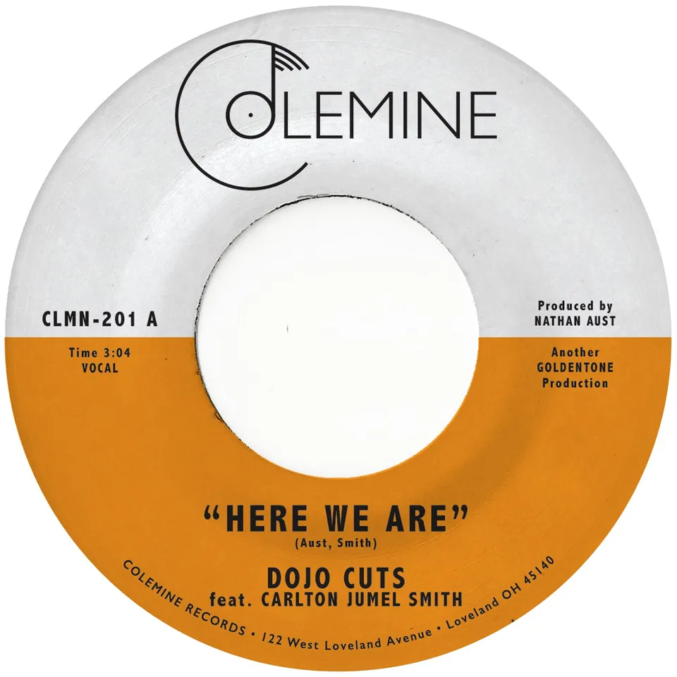 Dojo Cuts Here We Are vinyle 7 pouces coke-bottle clear